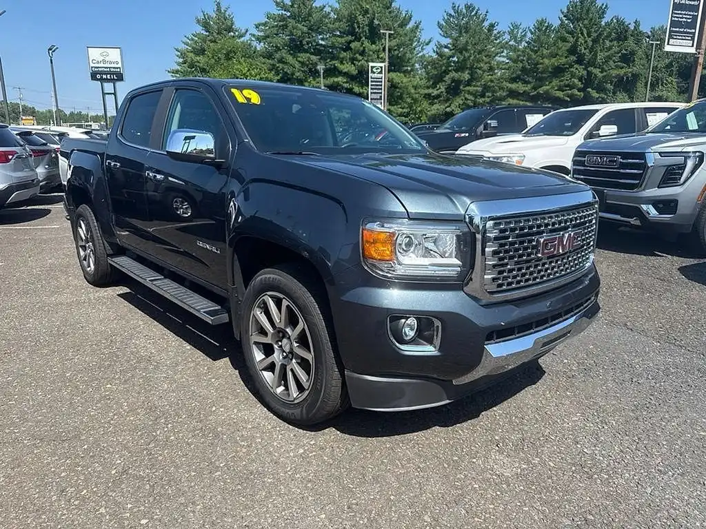 2019 GMC Canyon 4WD Denali Crew Cab Short Box's photo