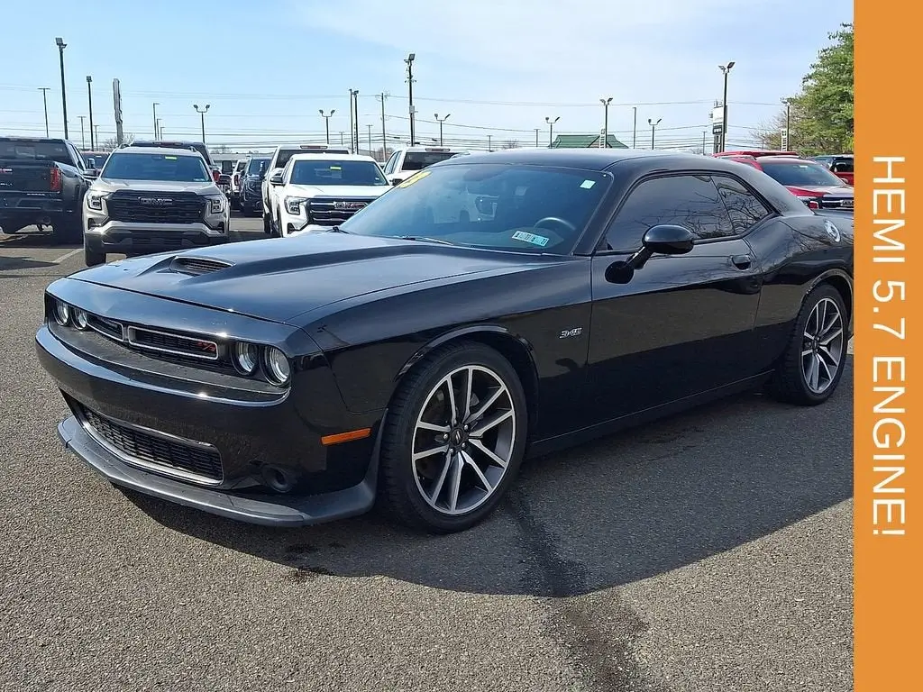 2023 Dodge Challenger R/T photo 3