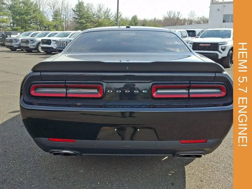 2023 Dodge Challenger R/T photo 5