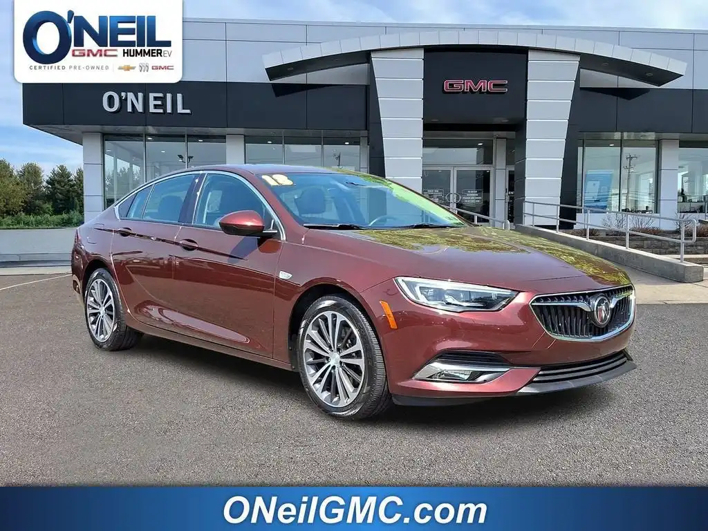 2018 Buick Regal Essence AWD's photo
