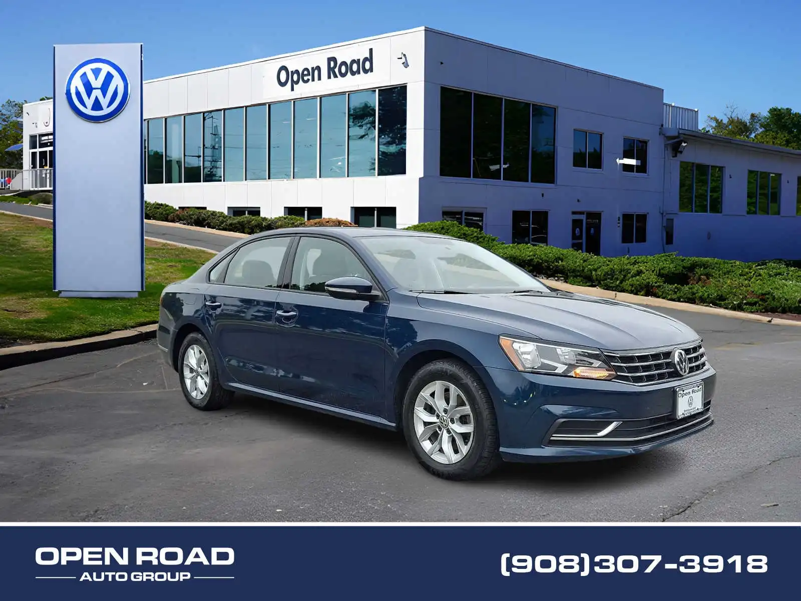 2018 Volkswagen Passat 2.0T R-Line Auto's photo
