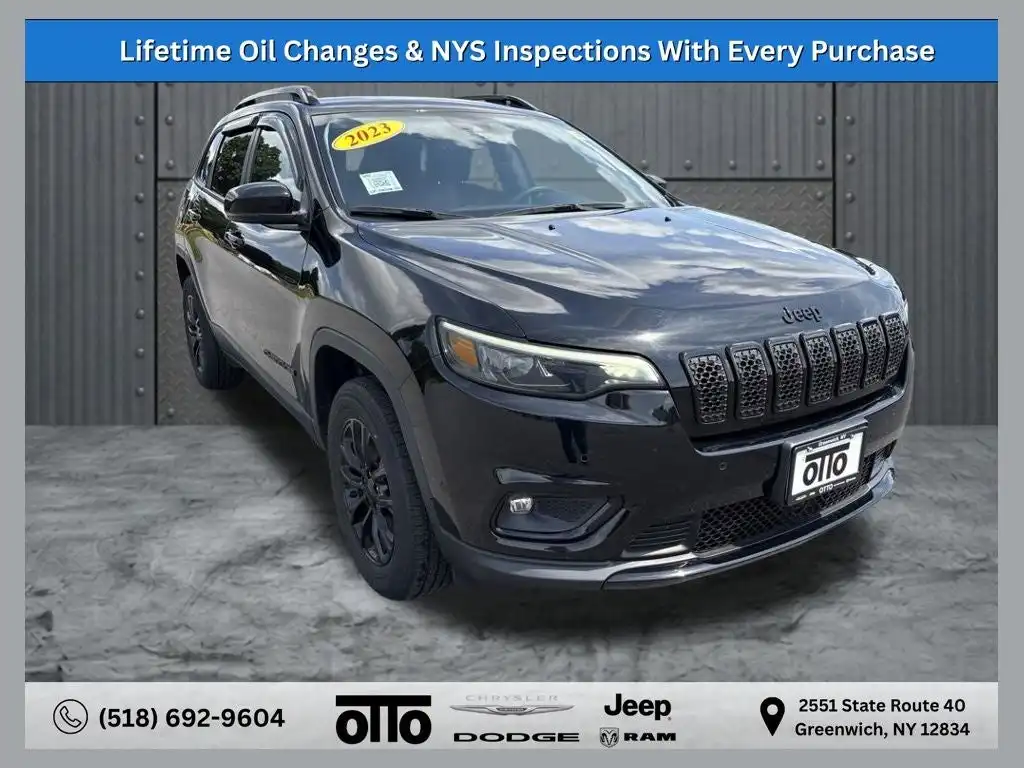 2023 Jeep Cherokee Altitude Lux 4WD's photo