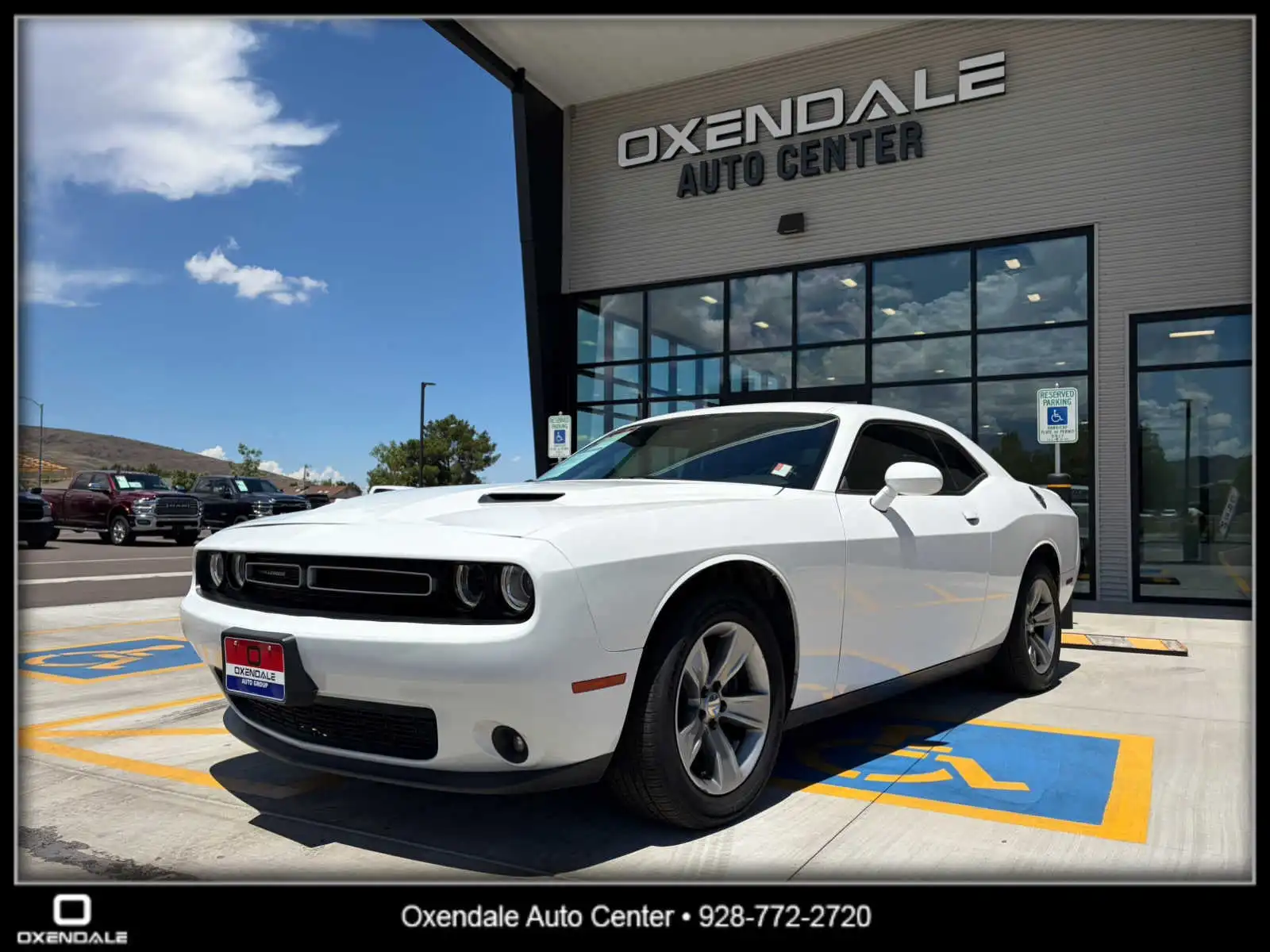 2020 Dodge Challenger SXT Auto's photo