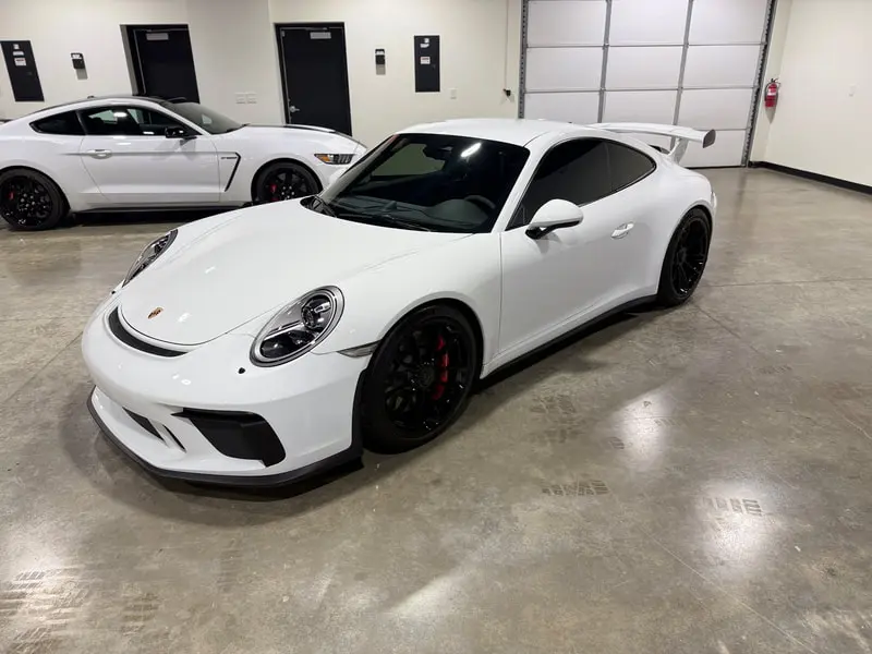 2018 Porsche 911 GT3 photo 3
