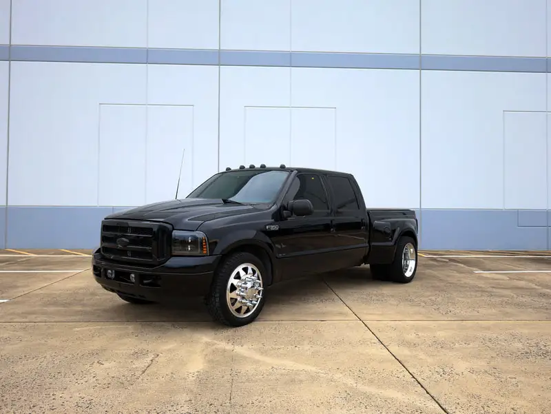 2003 Ford F-350 XLT Crew Cab SWB DRW photo 1