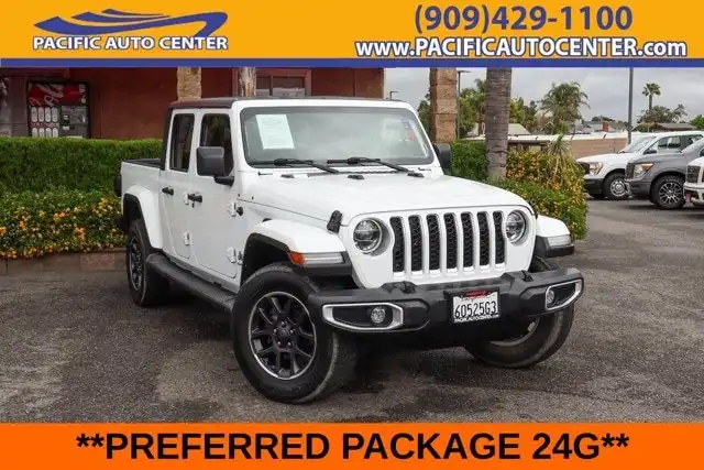 2021 Jeep Gladiator Overland's photo