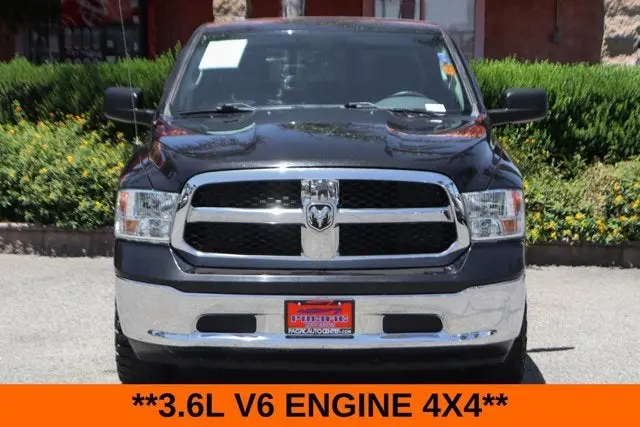 2018 RAM 1500 SLT 4x4 Crew Cab 5'7 photo 3