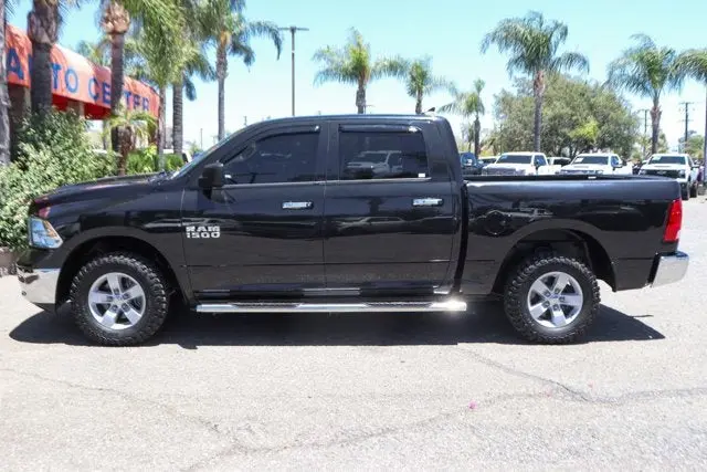2018 RAM 1500 SLT 4x4 Crew Cab 5'7 photo 5