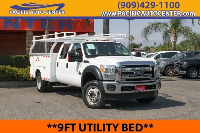 2016 Ford F-450 XLT 4WD Crew Cab DRW 176 in's photo