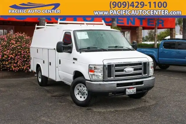 2014 Ford E-Series SRW E-350 Super Duty 138 in WB's photo