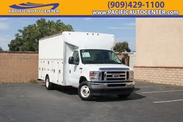 2023 Ford E-Series DRW E-450 Super Duty 158 in WB's photo
