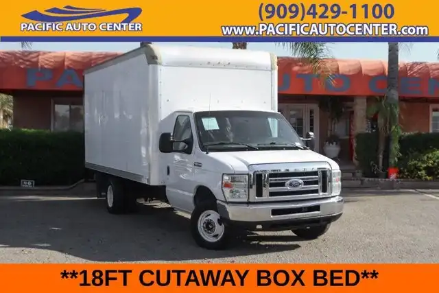 2016 Ford E-Series DRW E-450 Super Duty 176 in WB's photo