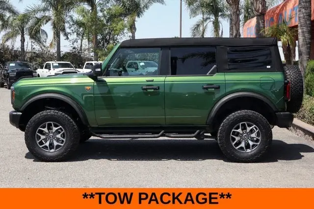 2023 Ford Bronco Badlands 4x4 photo 5