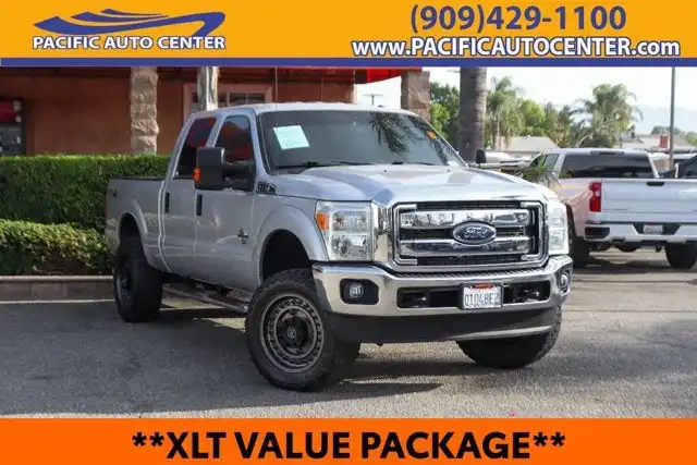 2016 Ford F-250 XLT 4WD Crew Cab 6-3/4' Box's photo