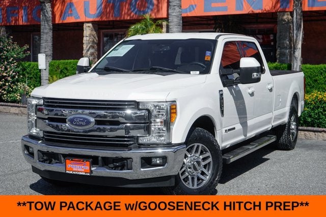 2017 Ford F-350 Lariat Crew Cab SRW 6-1/2' Box photo 4