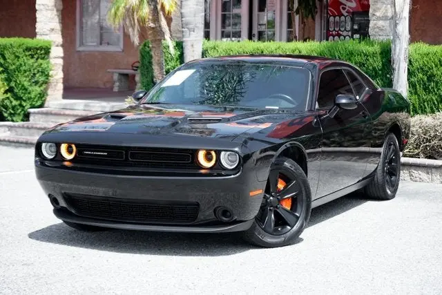 2023 Dodge Challenger SXT Auto photo 4