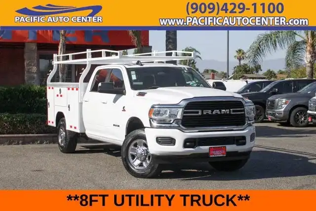 2021 RAM 3500 Big Horn 4X4 Crew Cab LWB's photo