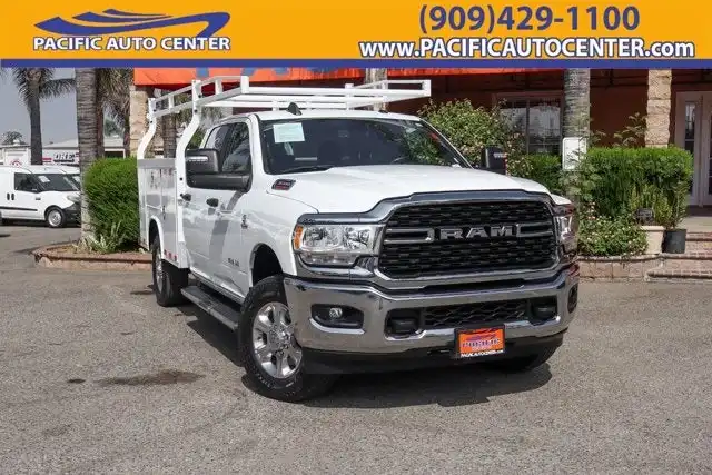 2024 RAM 3500 Big Horn 4X4 Crew Cab LWB's photo