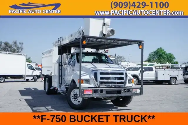 2013 Ford F-750's photo