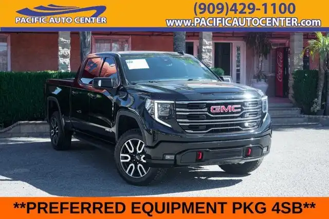 2022 GMC Sierra 4WD Crew Cab Standard Box AT4's photo