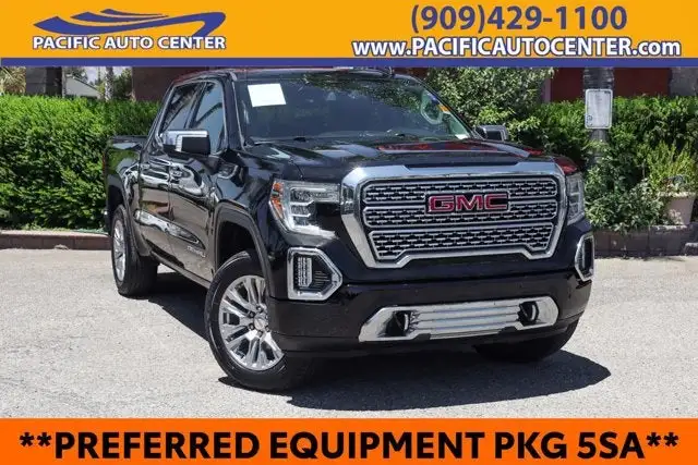 2020 GMC Sierra 4WD Crew Cab Short Box Denali's photo