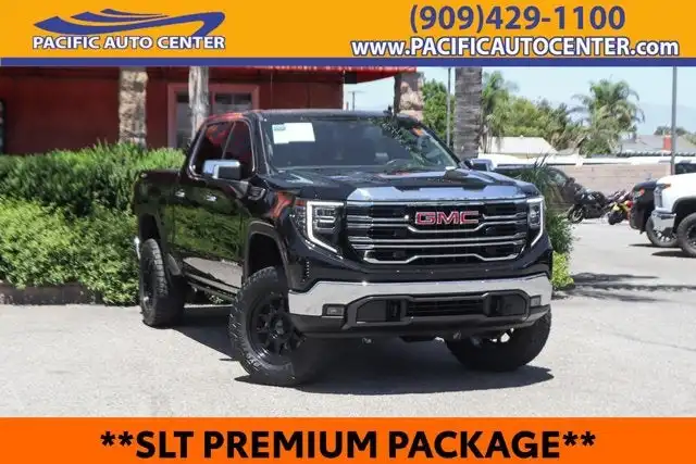 2023 GMC Sierra 4WD Crew Cab Short Box SLT's photo