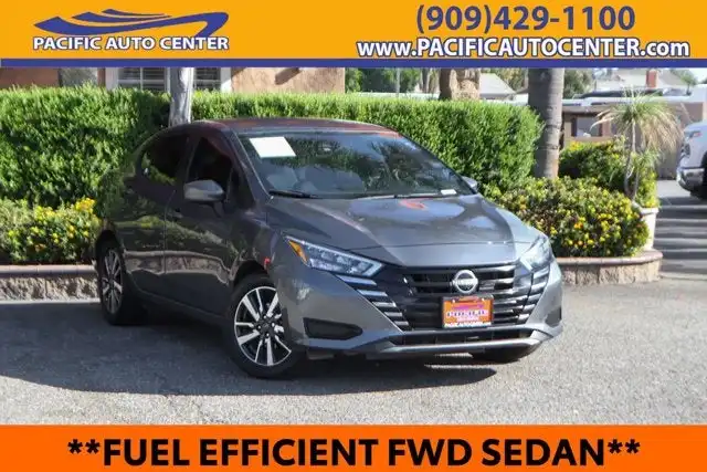 2025 Nissan Versa 1.6 SV CVT's photo