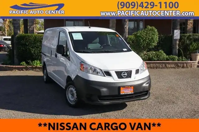 2017 Nissan NV200 S's photo