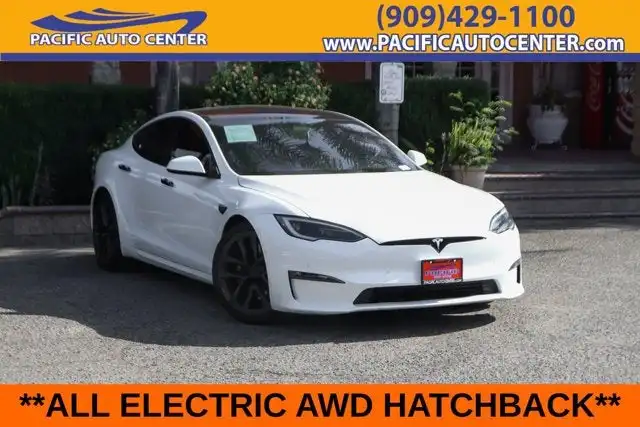 2022 Tesla Model S Base's photo