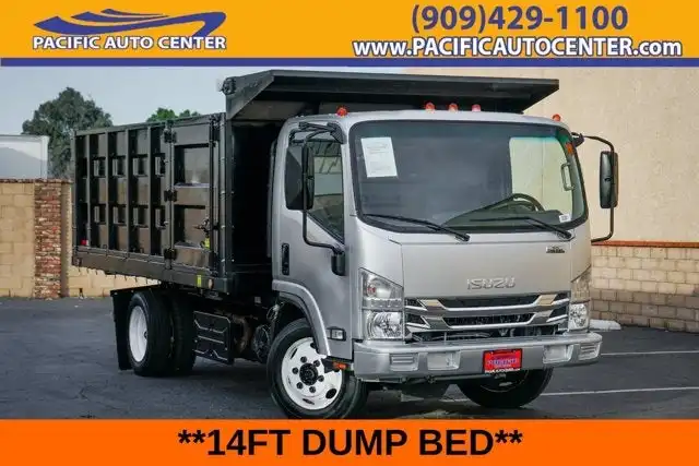 2018 Isuzu NRR's photo