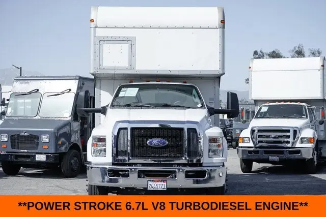 2016 Ford F-650 Base SD photo 3