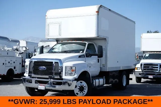 2016 Ford F-650 Base SD photo 4