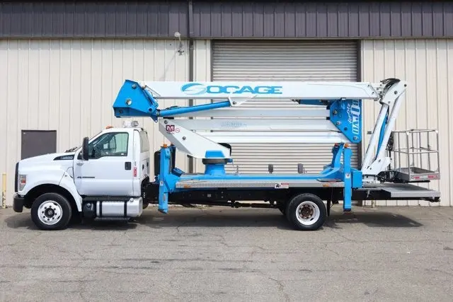 2019 Ford F-650 Base SD photo 4