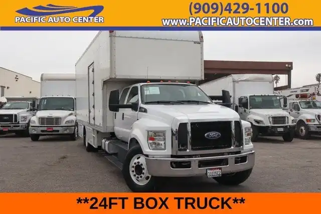 2016 Ford F-650 Base SD's photo