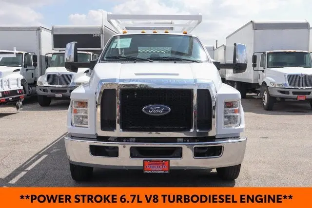 2018 Ford F-650 Base SD photo 3