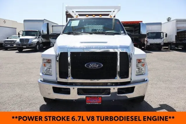2017 Ford F-650 Base SD photo 3