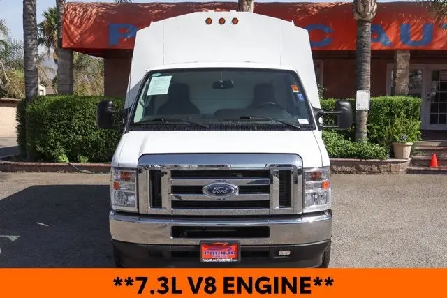 2024 Ford E-Series SRW E-350 Super Duty 138 in WB photo 3
