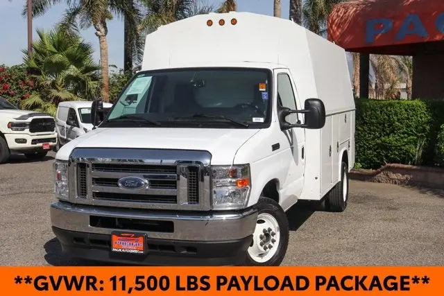 2024 Ford E-Series SRW E-350 Super Duty 138 in WB photo 4