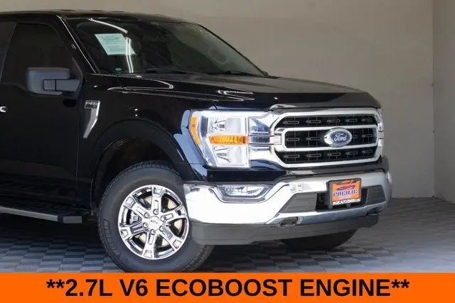 2022 Ford F-150 XLT 4WD SuperCrew 145 in photo 3
