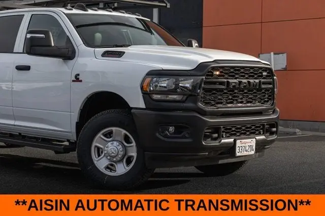 2024 RAM 3500 Tradesman 4X4 Crew Cab photo 3