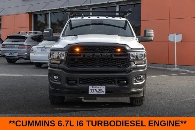 2024 RAM 3500 Tradesman 4X4 Crew Cab photo 4