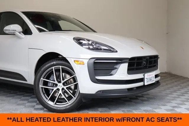 2023 Porsche Macan Base photo 3