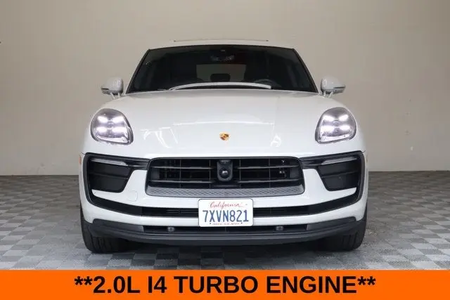 2023 Porsche Macan Base photo 4
