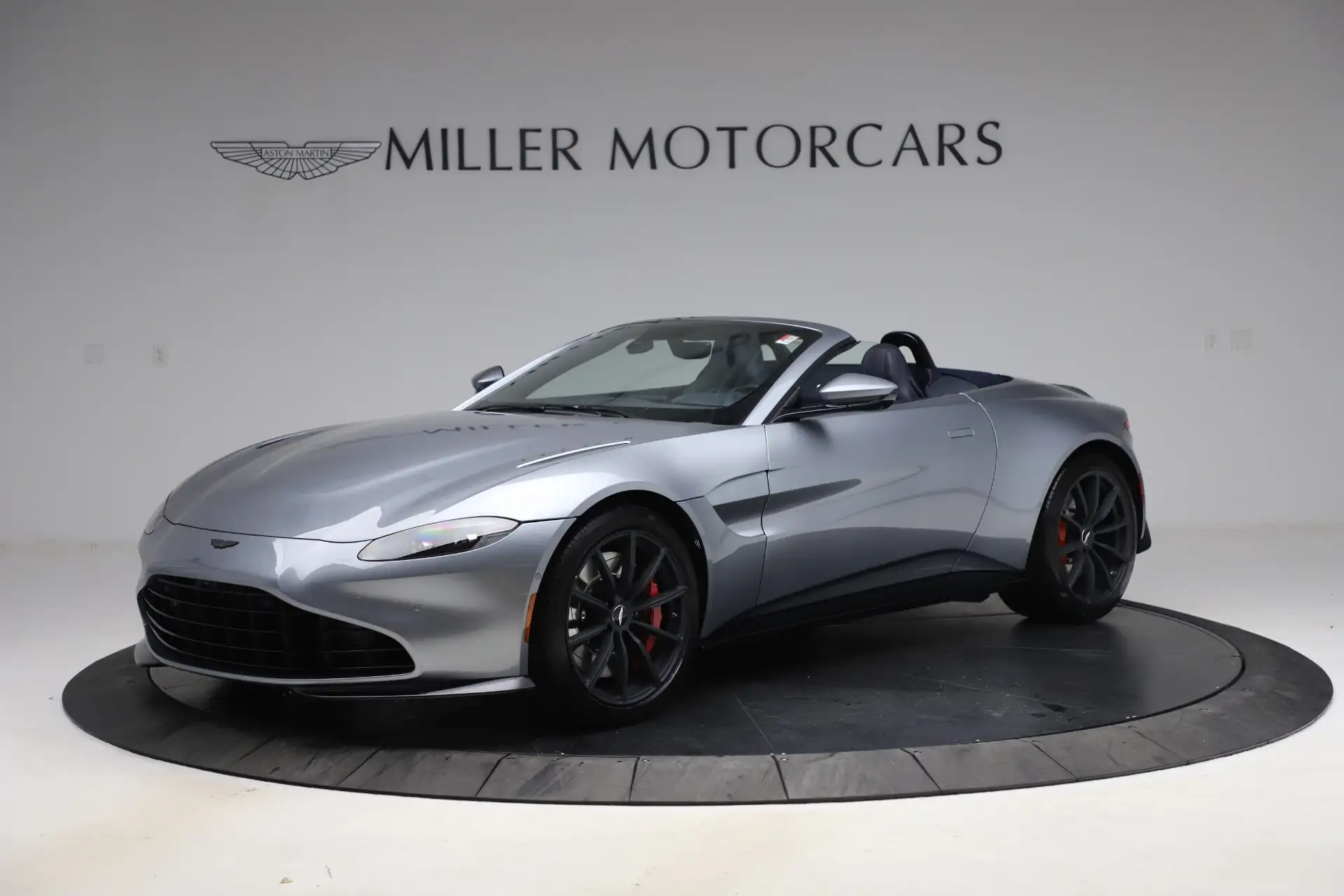 2021 Aston Martin Vantage 4.0 V8 Roadster's photo