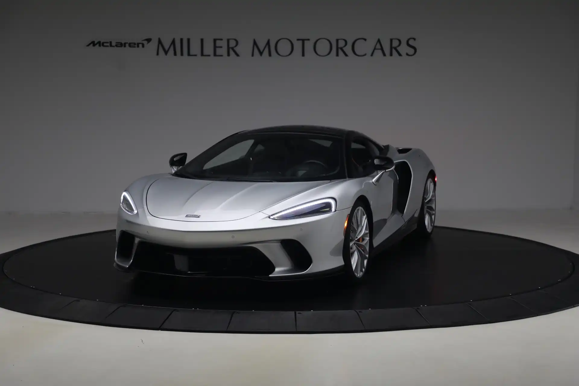 2023 McLaren GT Base's photo