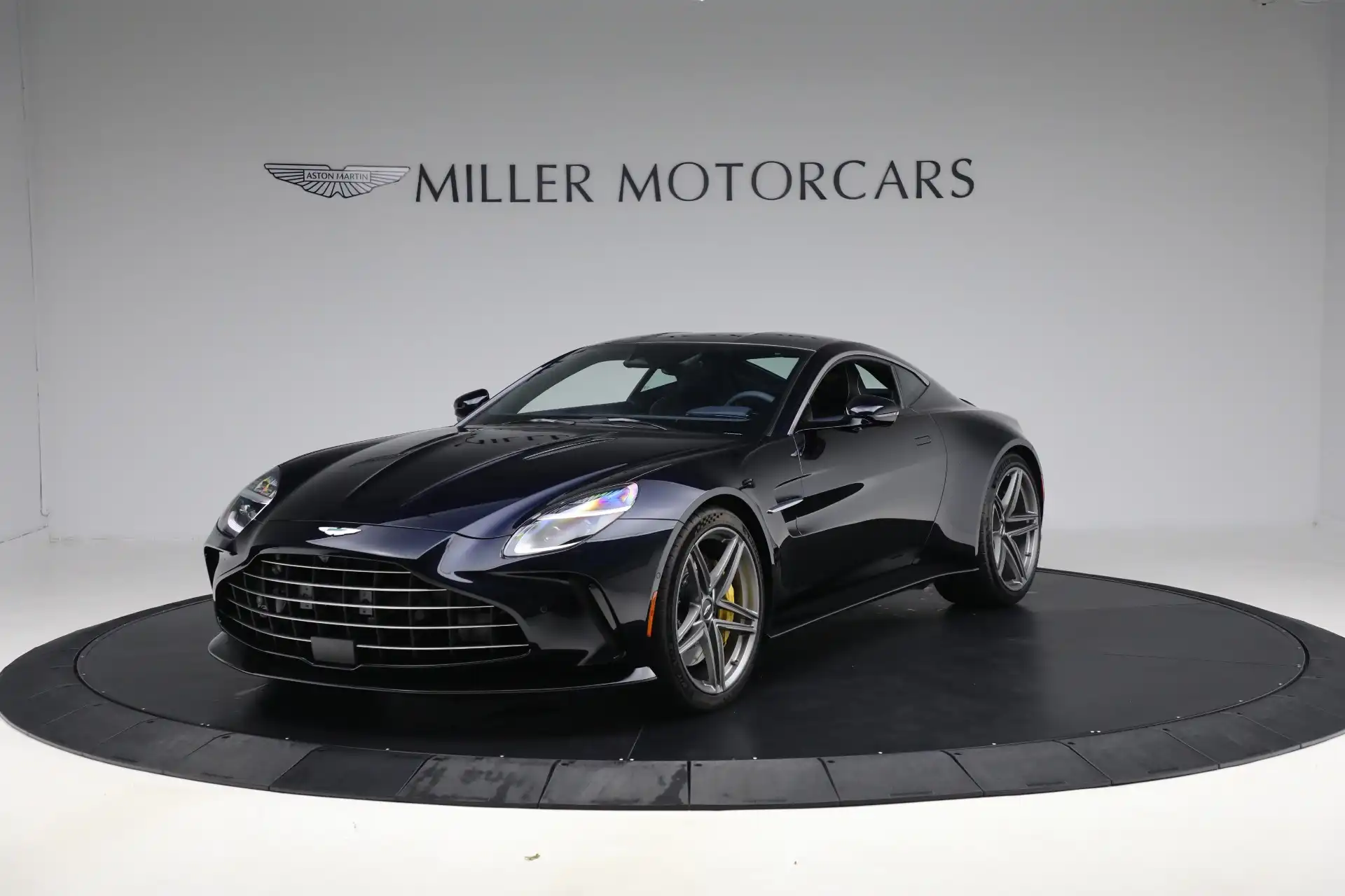 2026 Aston Martin Vantage's photo