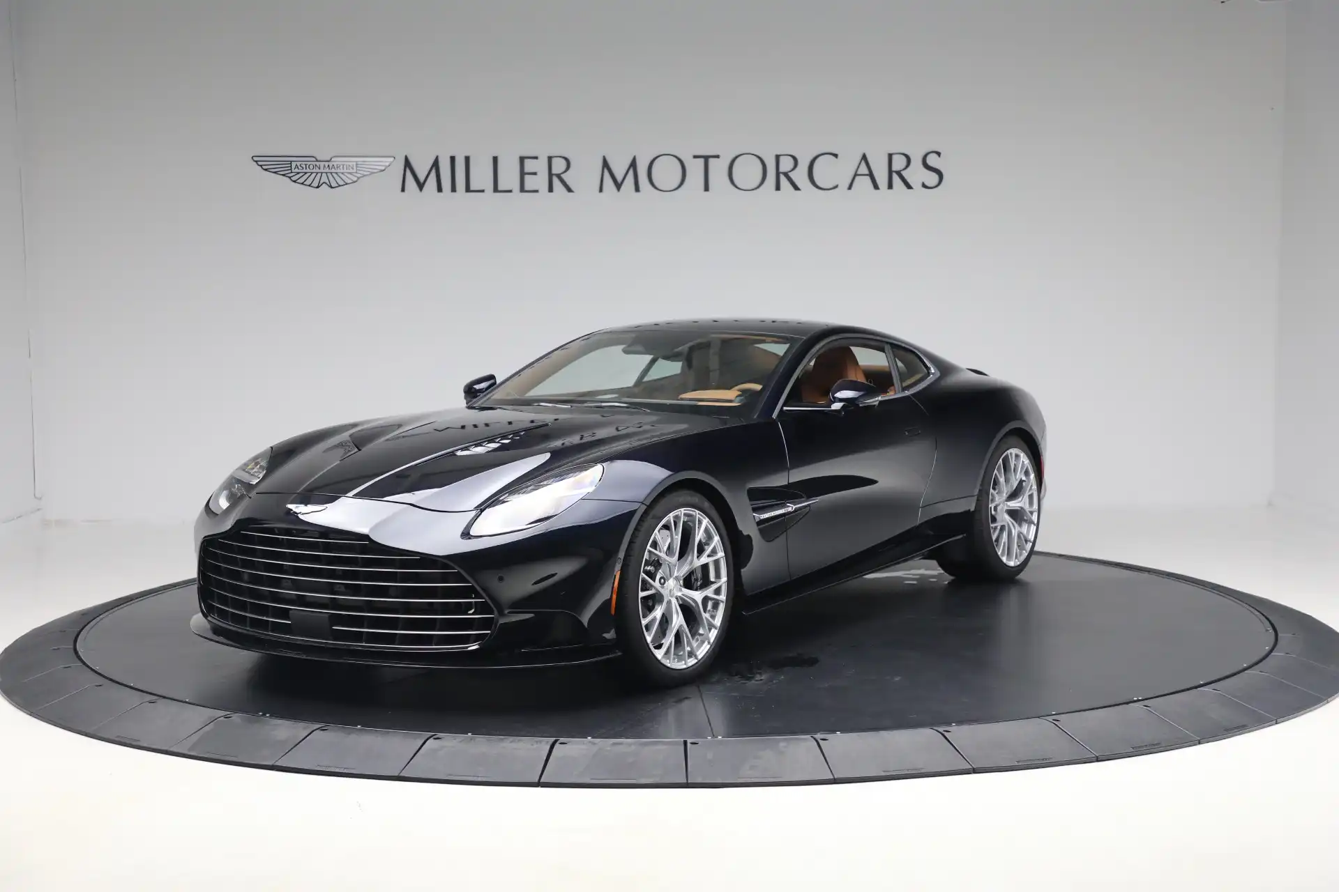 2026 Aston Martin Vanquish Coupe's photo
