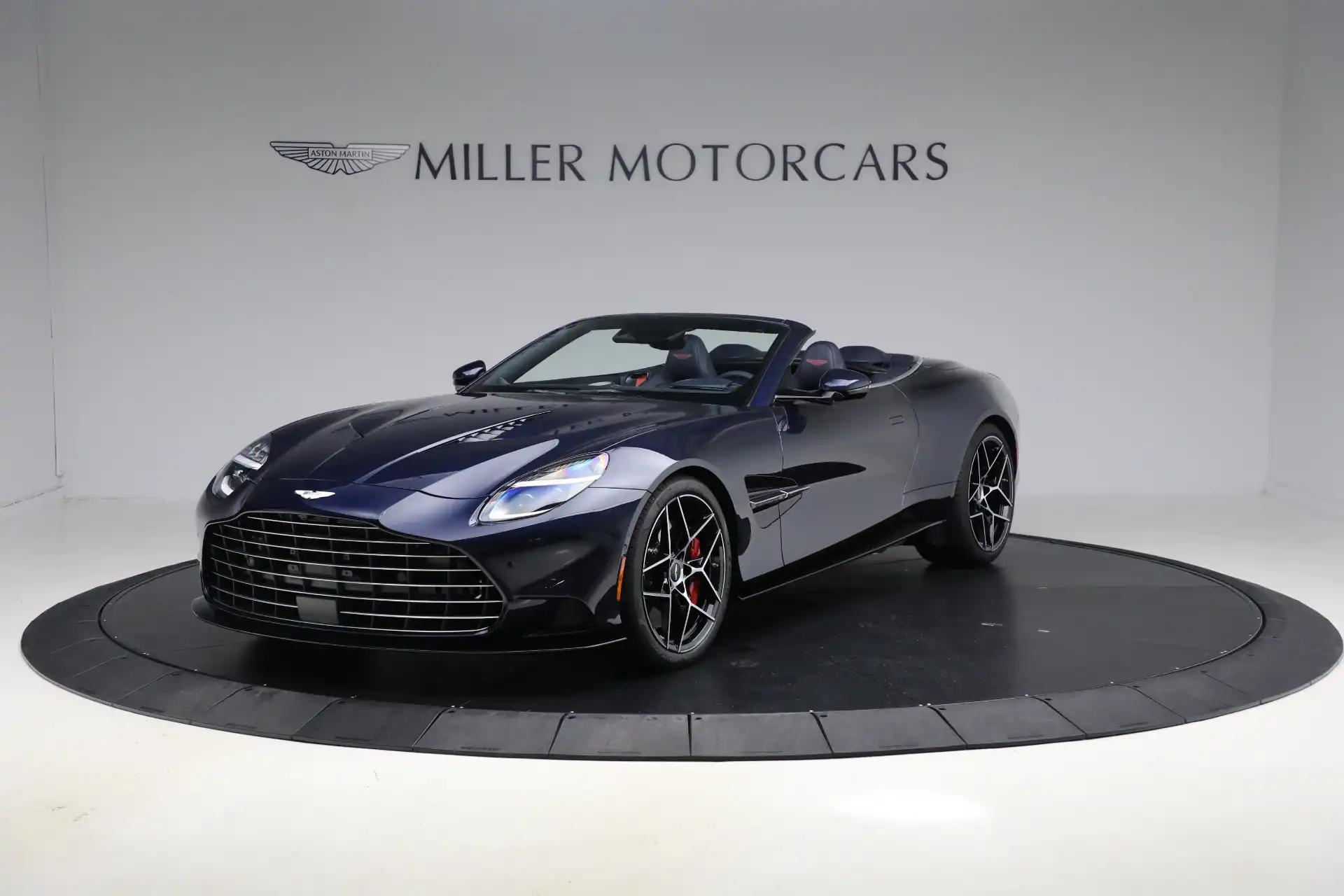 2026 Aston Martin Vanquish Volante's photo