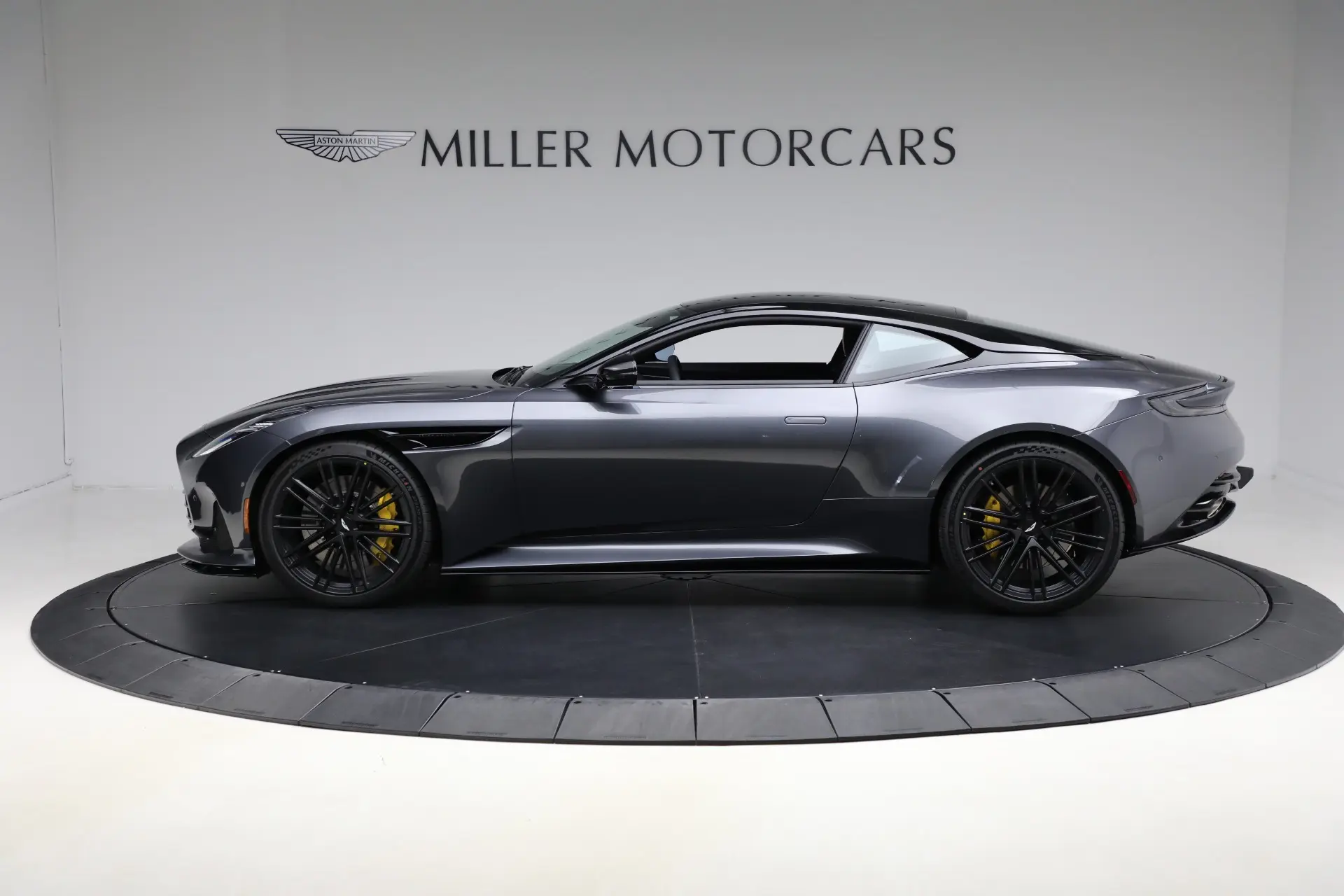 2026 Aston Martin DB12 Coupe photo 3