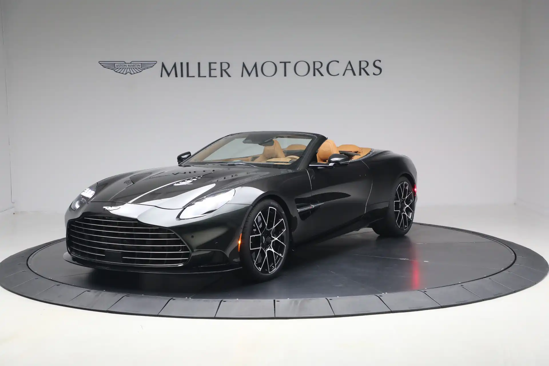 2026 Aston Martin Vanquish Volante's photo